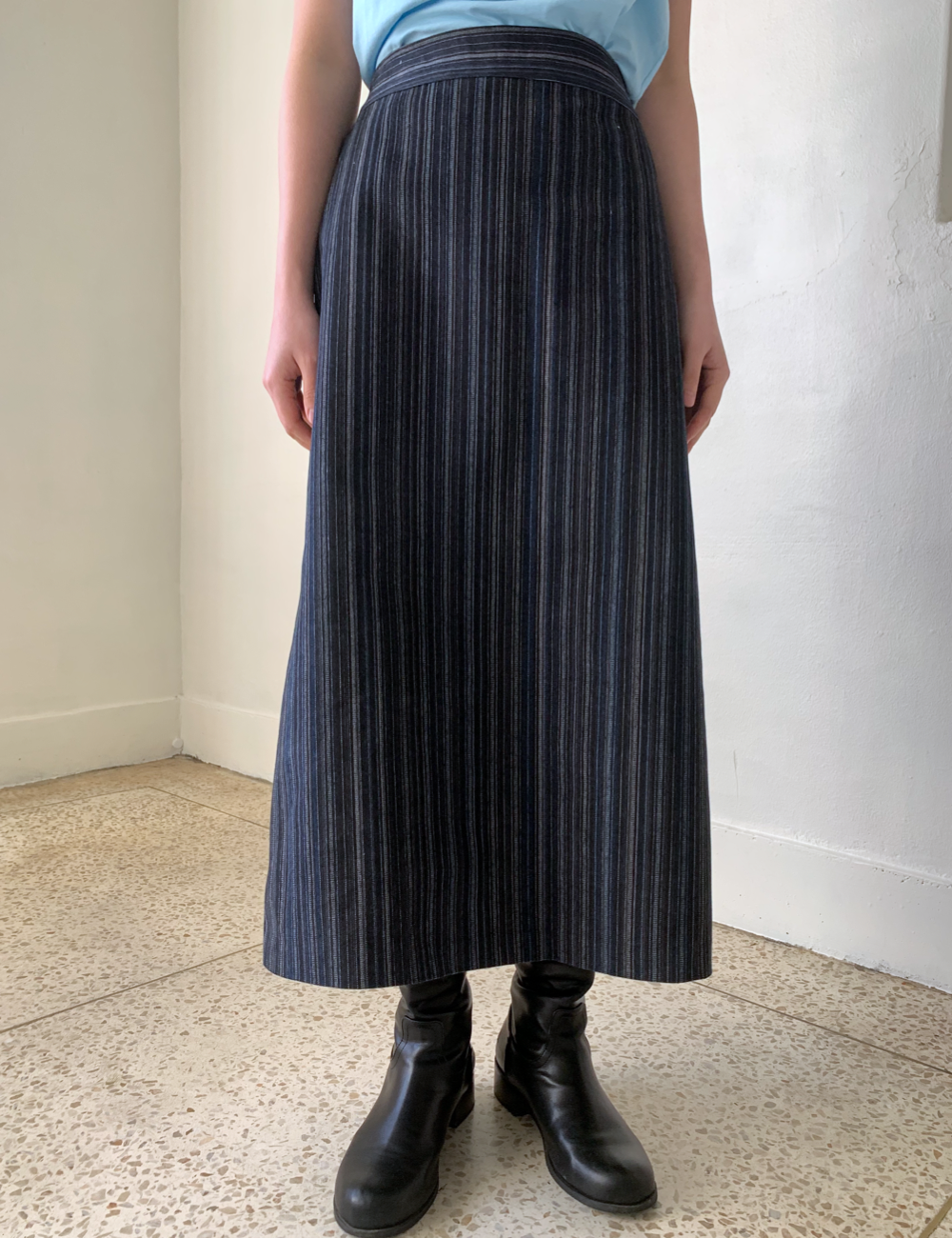 A line stripe skirt