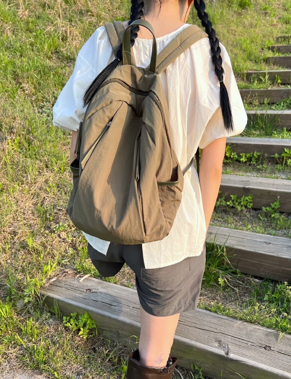 flat zipper backpack (카키)